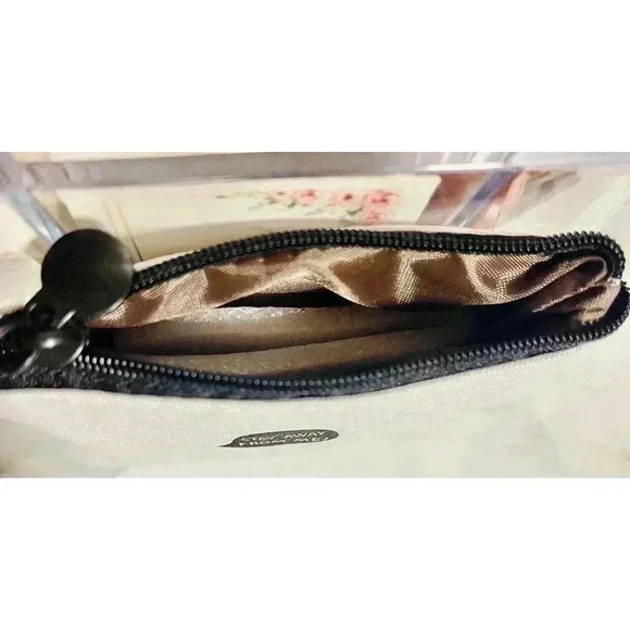 Little Cactus Coin Purse for Everyday Use - Picture 4 of 4